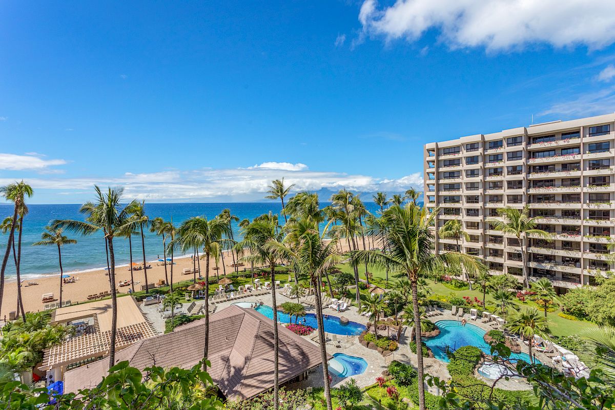 Kaanapali Alii's Oceanfront Pools and Beach Services